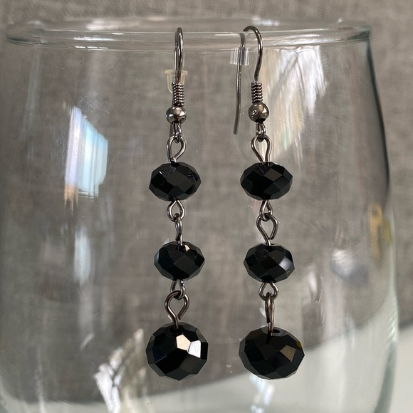 Jewelry - Vtg Black Crystal 3-stone Earrings